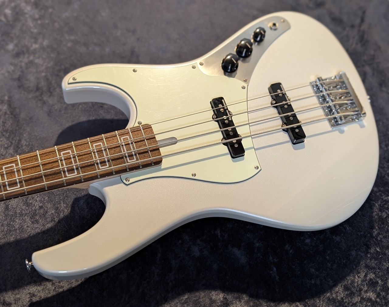 Minamo Guitars 【BIGサマーセール!】W9 Type J -Snow White-【3.98