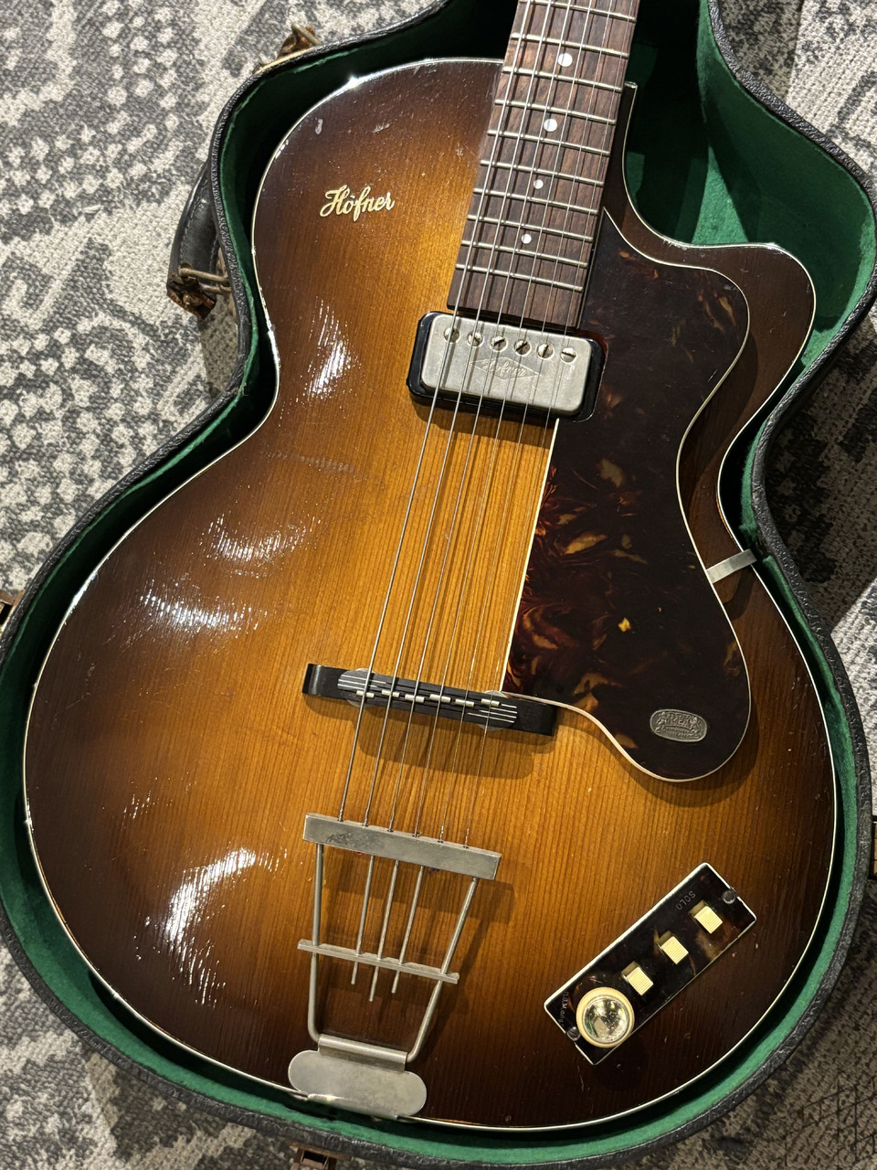 Hofner 1960s Club 40 Sunburst（ビンテージ）【楽器検索デジマート】