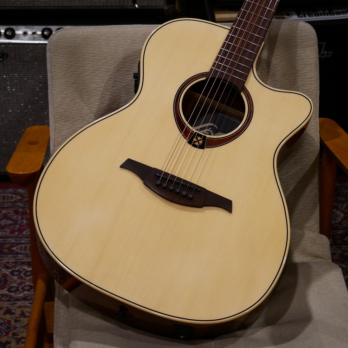 LAG Guitars T88ACE / Natural 【エレアコタイプ】（新品特価/送料無料