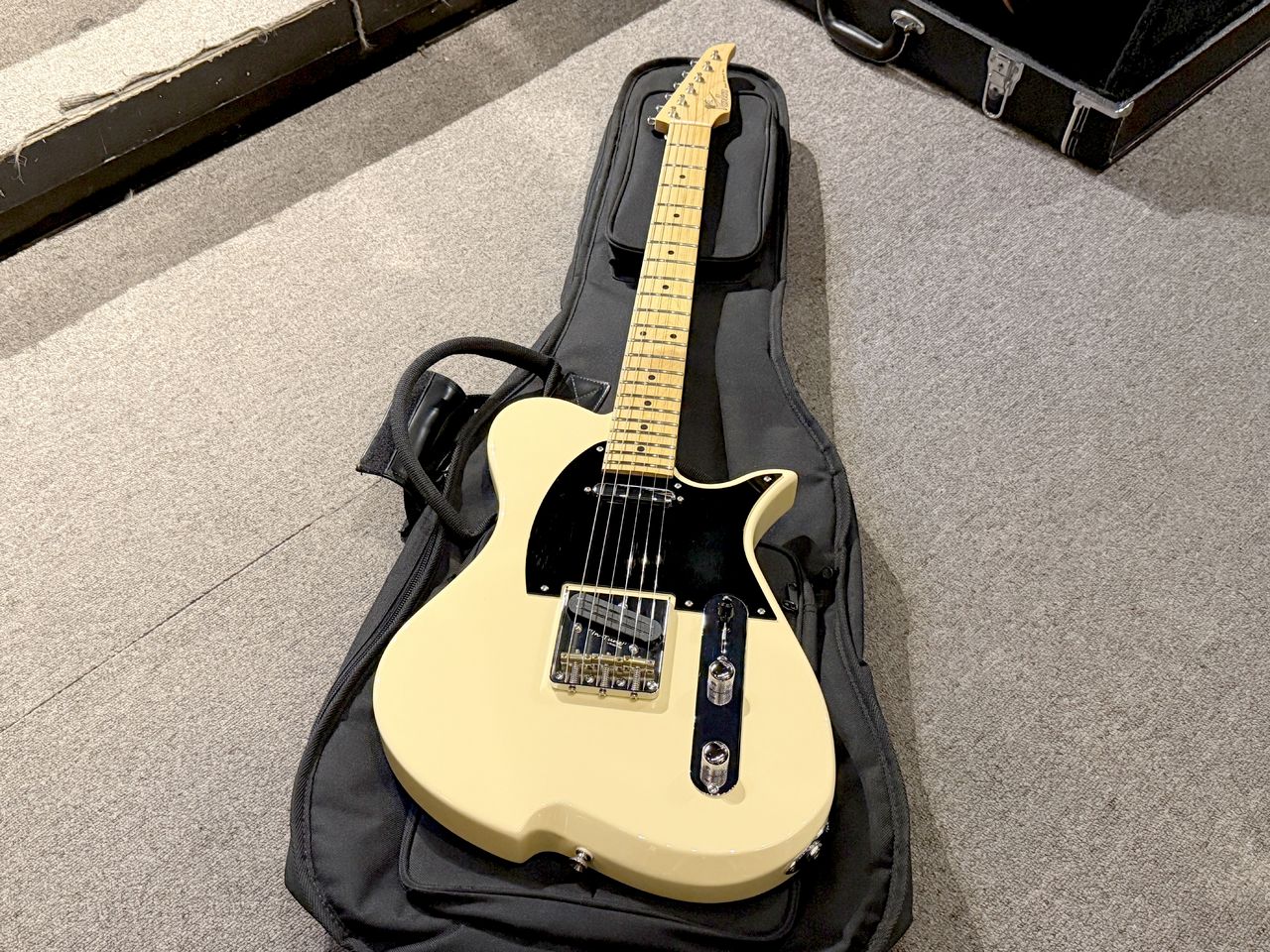 VOLA GUITARS V3 MC（中古）【楽器検索デジマート】