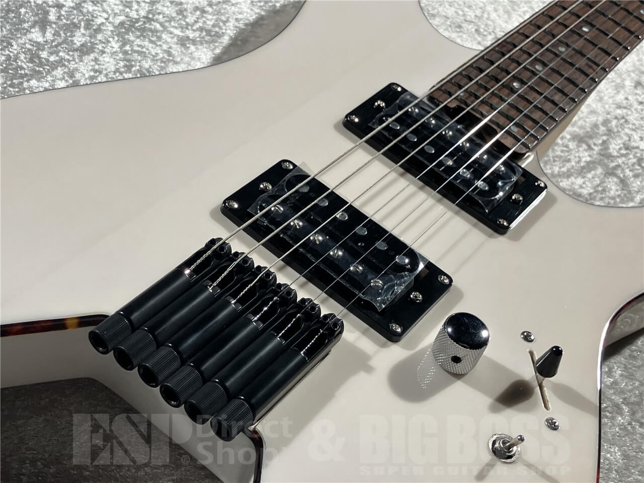 ギター SCHECTER OL-NV-HL/STWH SPOTにOL-NV-HL/BKM、STWHが掲載されました | SCHECTER