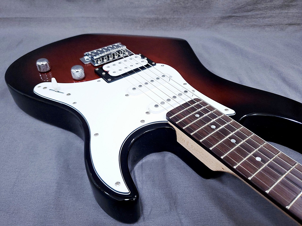 YAMAHA PACIFICA112V オールドバイオリンサンバースト(OVS)（新品