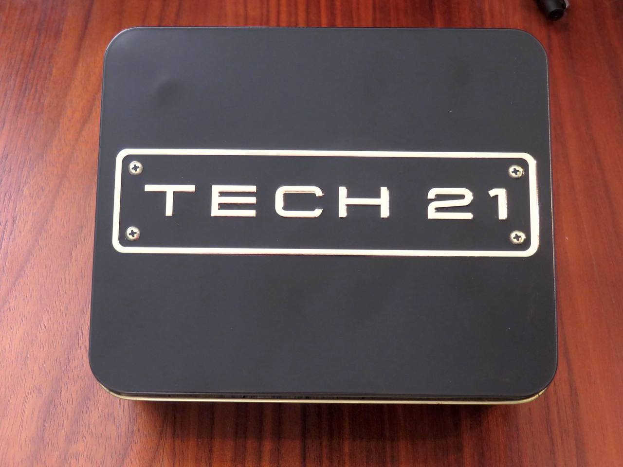 TECH21 Q STRIP / アナログEQ・プリアンプ・DI【ベース定番/ギター