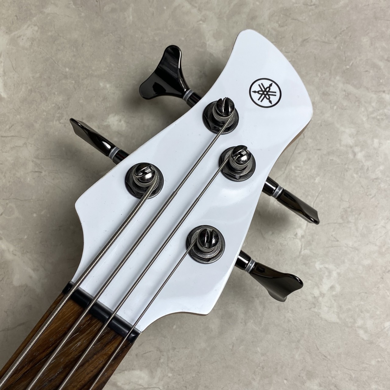 YAMAHA TRBX304 WH ベースTRBX300シリーズ White（新品/送料無料