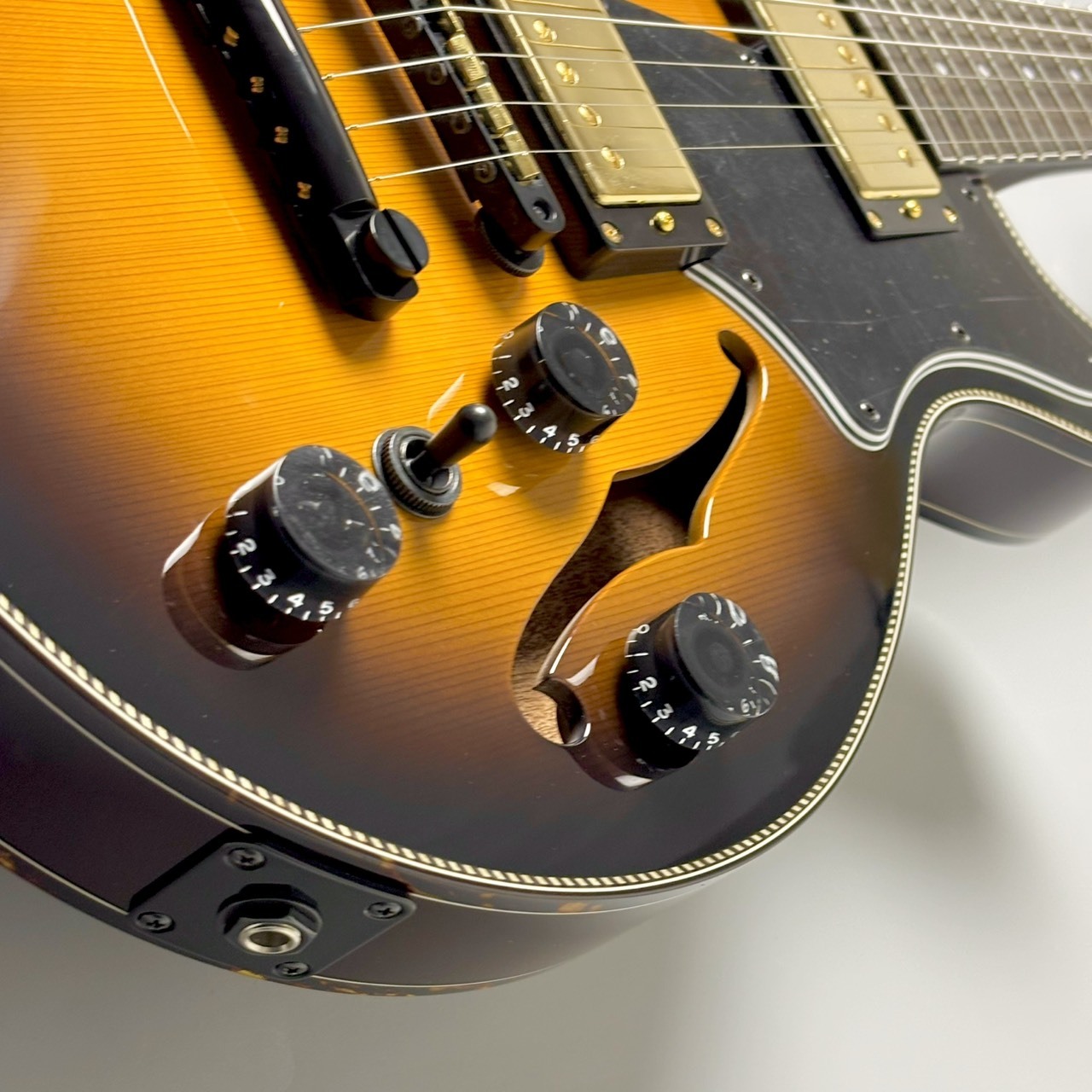 Seventy Seven Guitars ALBATROSS-JAZZ 20 SB -Sun Burst- 【2.92kg