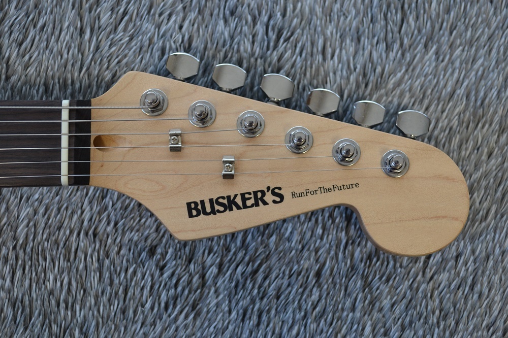 BUSKER'S エレキギター　美品 BUSKER'S BST-Standard エレキギター初心者12点セット【ミニアンプ付き