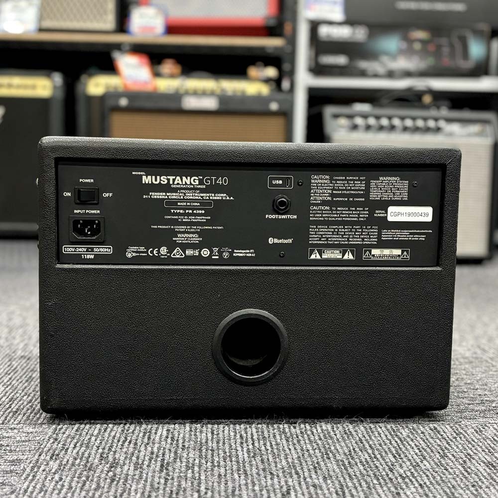 【美品】Fender スピーカー　MUSTANGGT40 Bluetooth対応 Wi-Fiが使えるギターアンプ!？BluetoothもUSBも行けるFenderの