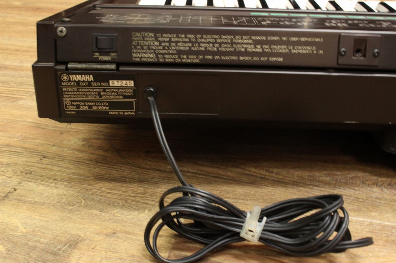 YAMAHA DX7 ROMカートリッジ2個付属 【キーボードマート新宿】【新宿店
