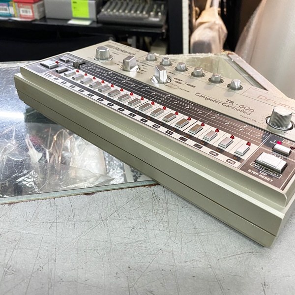 Roland TR-606（ビンテージ）【楽器検索デジマート】