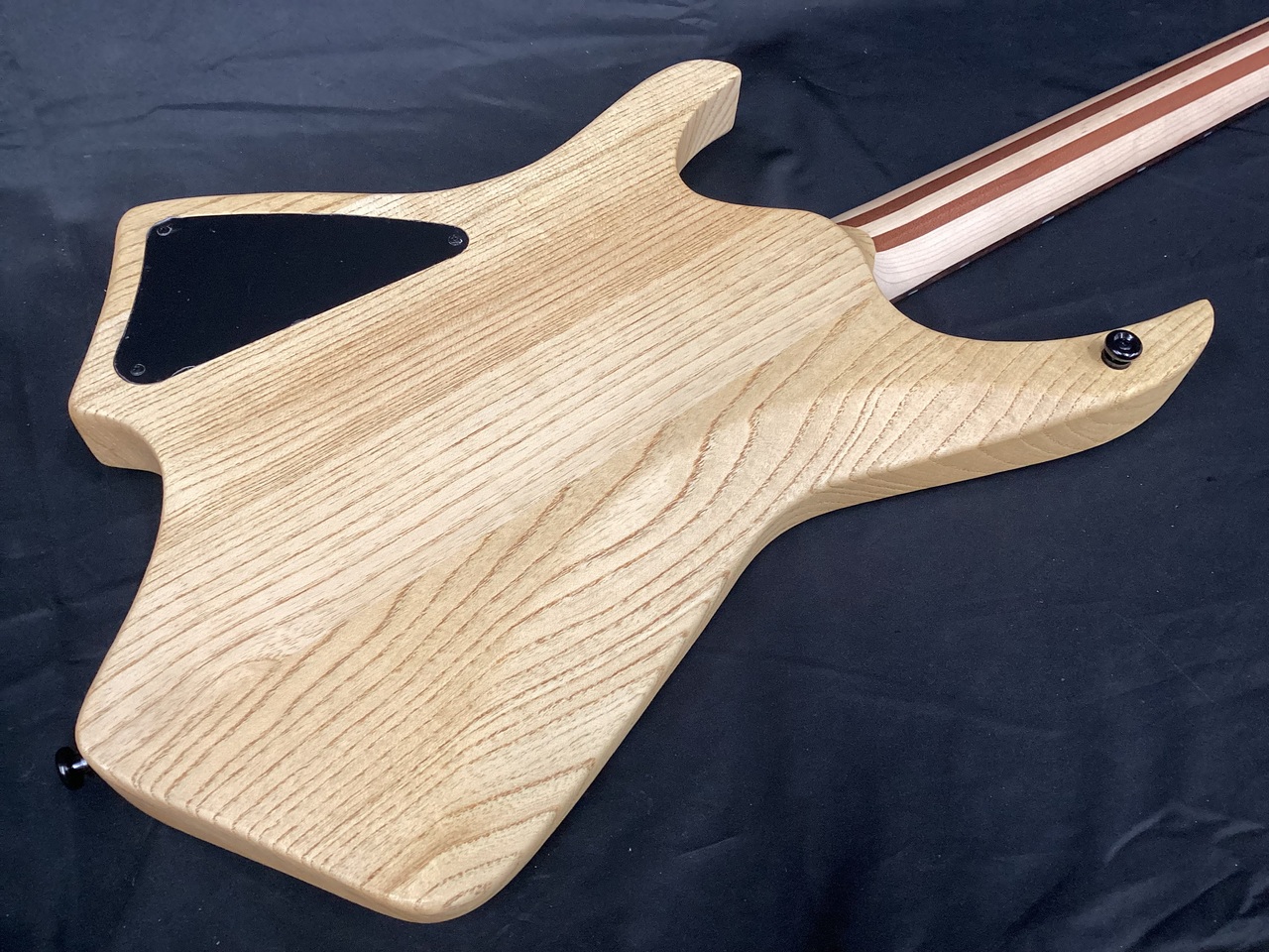 VIKSTROM VSMH260/NTL ( ヴィクストロム ヘッドレスギター マルチ