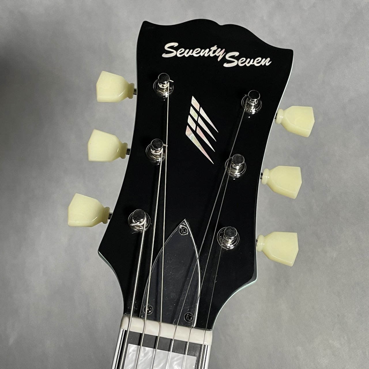 Seventy Seven Guitars EXRUBATO-ZEBRA FINCH Surf Green【現物画像