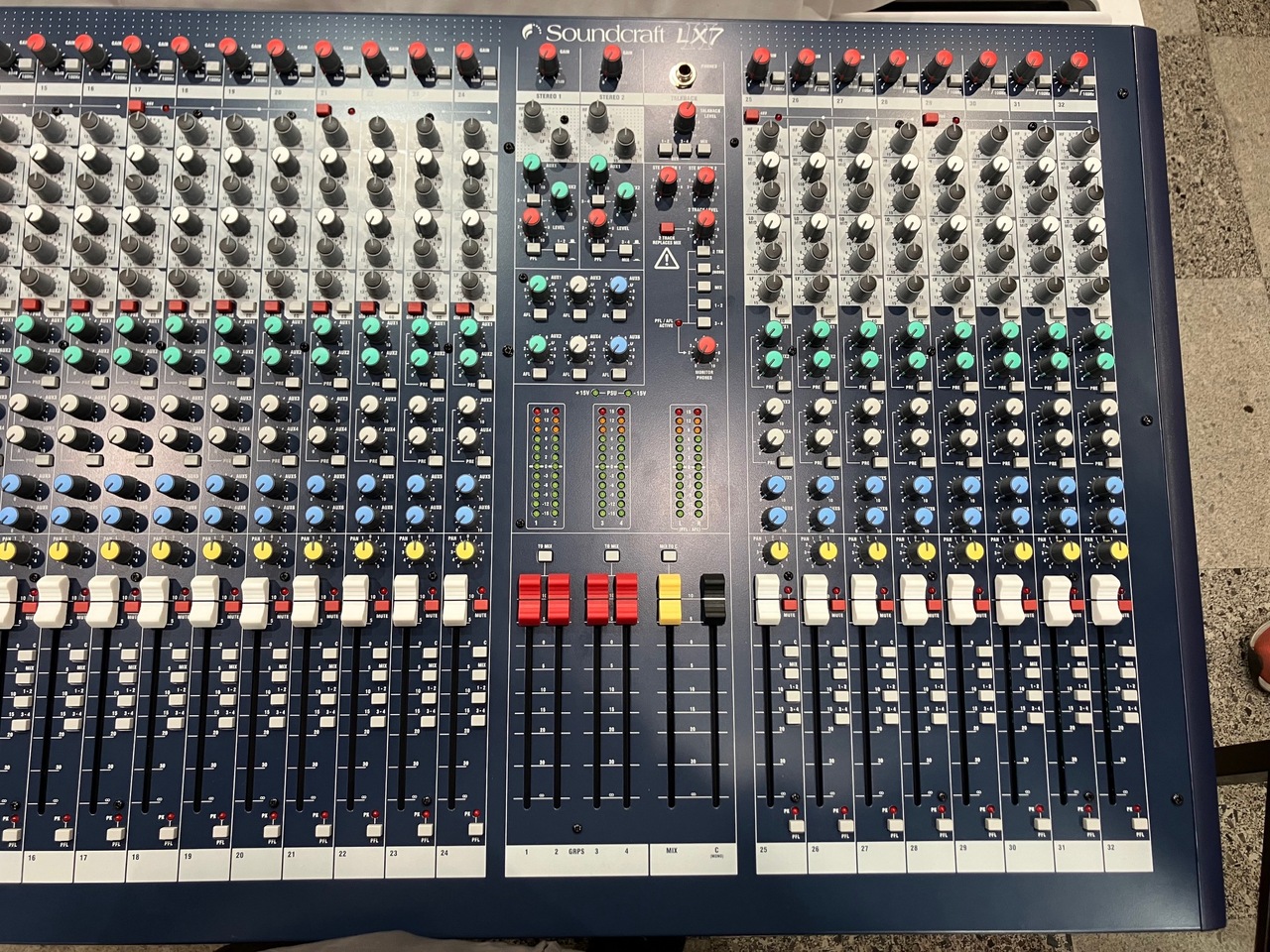 希少SOUNDCRAFT LX7 Ⅱサウンドクラフト　16ch アナログミキサー 希少SOUNDCRAFT LX7 Ⅱサウンドクラフト 16ch アナログミキサー