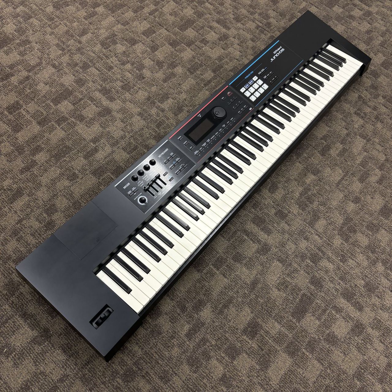 Roland JUNO-DS88【現物画像】（中古/送料無料）【楽器検索デジマート】