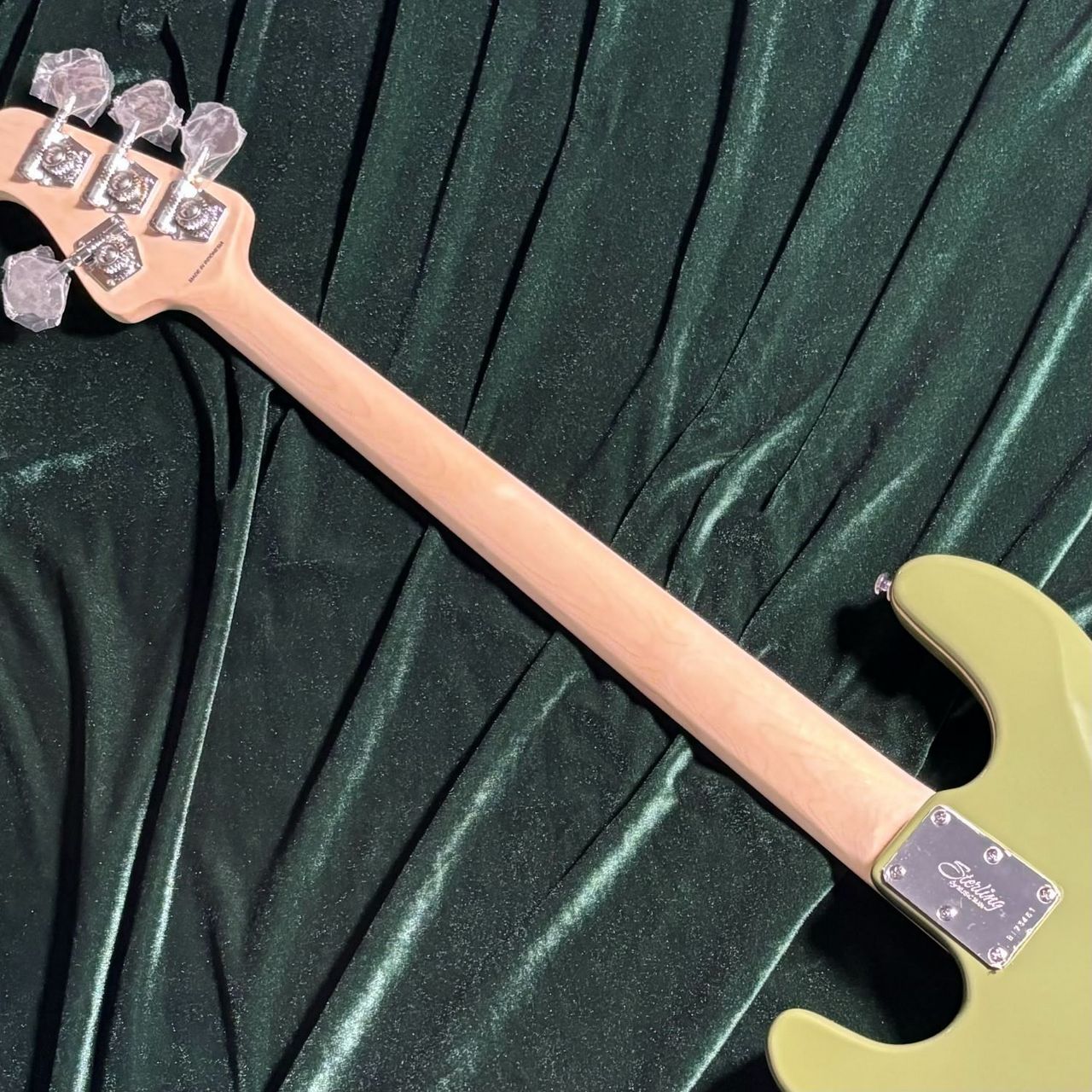 Sterling by MUSIC MAN RAY4 Olive Gloss エレキベース 【島村楽器限定