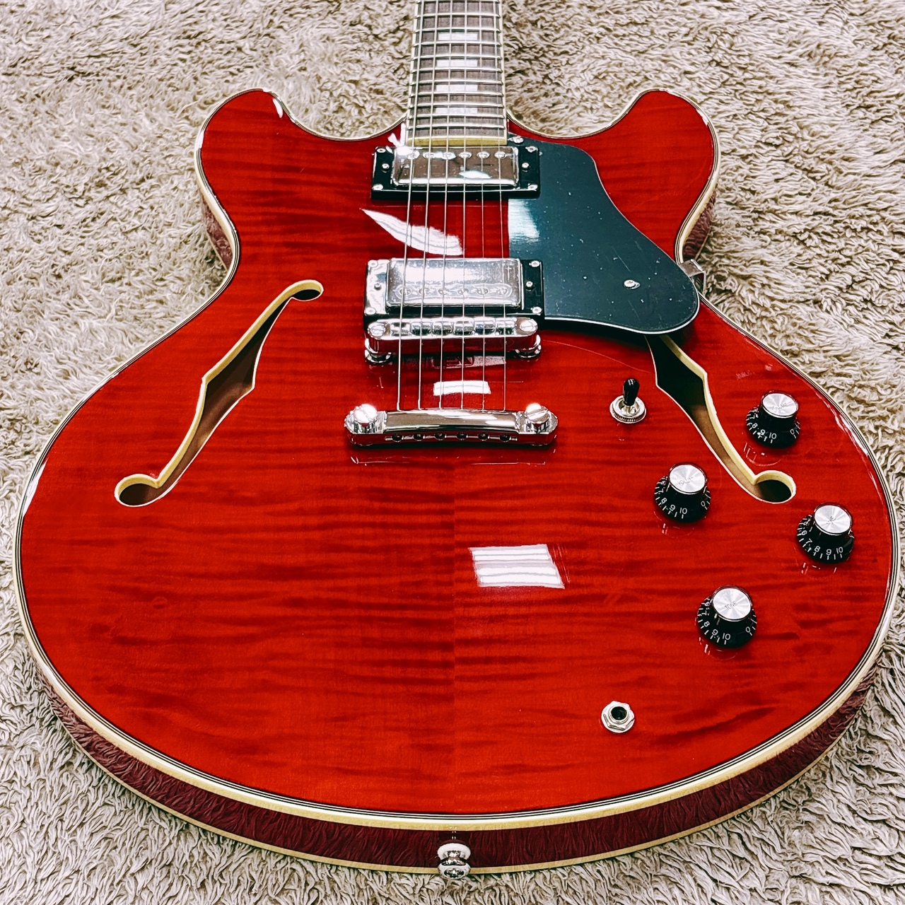Sire H7 STR(See Through Red) with Larry Carlton 【セミアコ