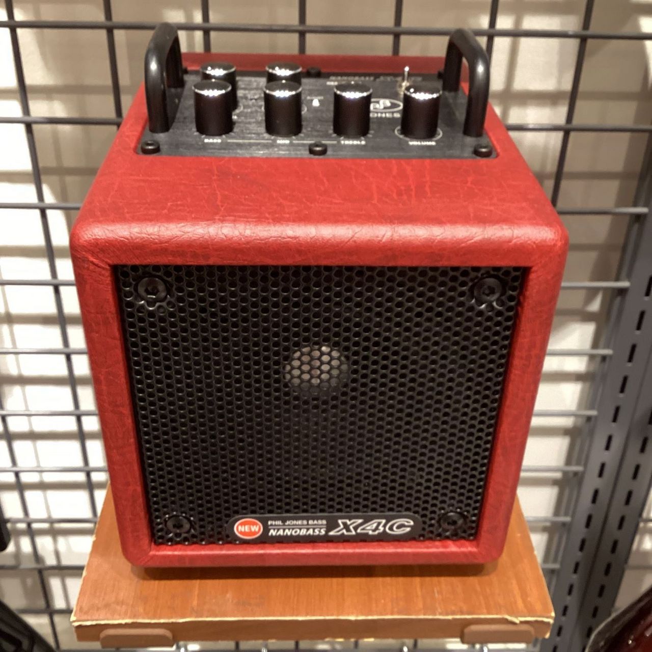 Phil Jones Bass NANOBASS X4C Red ベースアンプ バッテリー対応