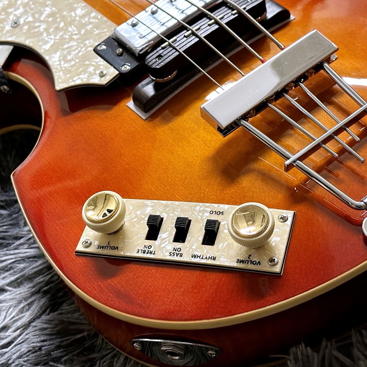 超貴重 美品 ヴィンテージ 左用 Hofner 500/1 バイオリンベース Vintage Hofner 500/1 Violin Bass Sunburst 1967 | Cream City Music
