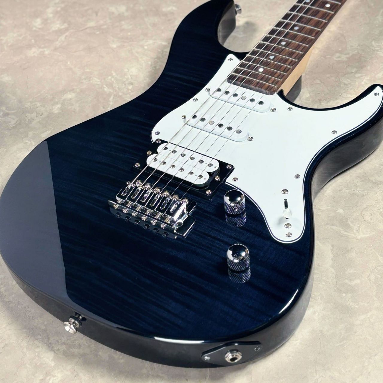 YAMAHA PACIFICA212VFM TBL トランスルーセントブラック【現物画像
