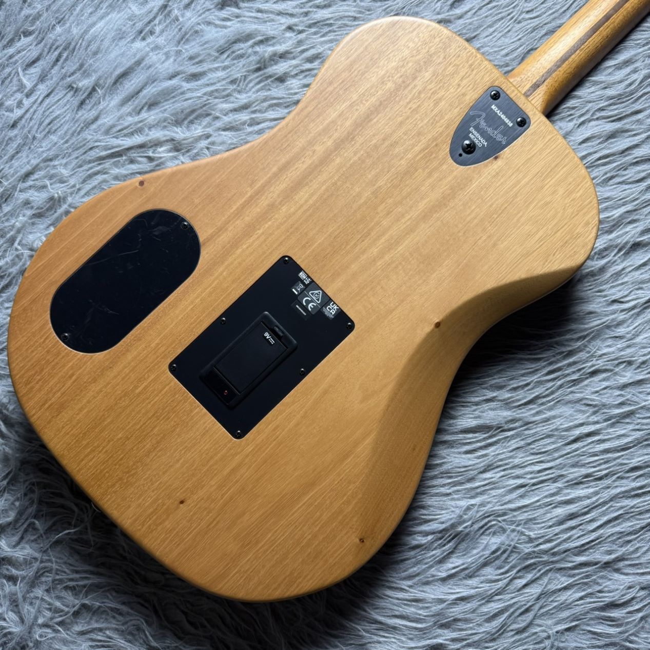 Fender Highway Series Dreadnought All-Mahogany エレアコギター 薄型