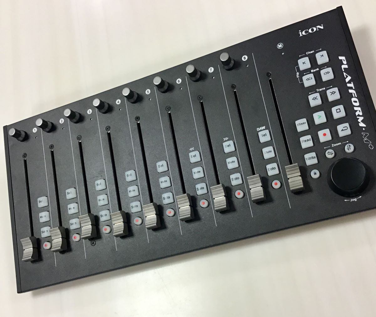 定期購入iCON PLATFORM・M フィジカルコントローラー　ボタン1個欠落 DTM・DAW