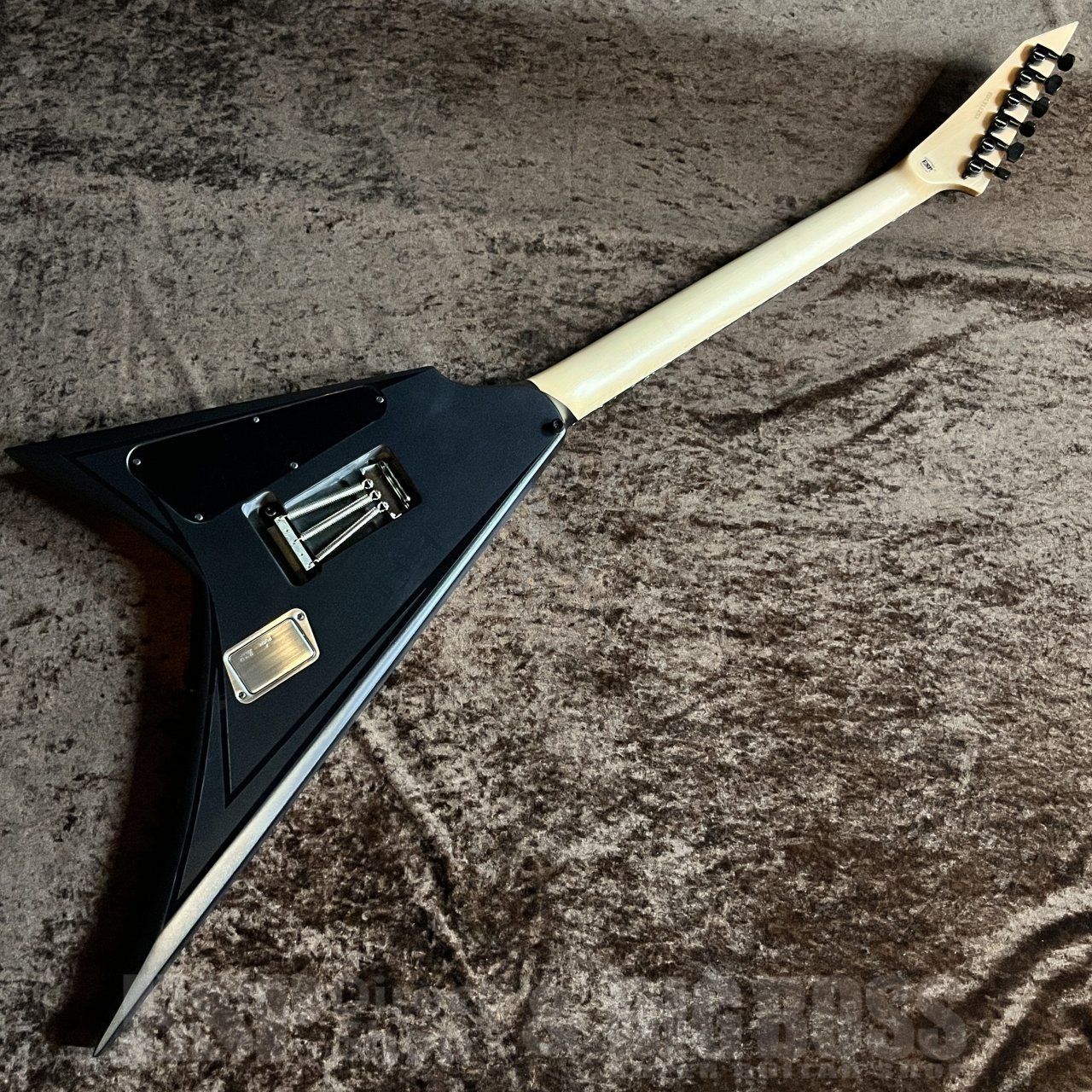 EDWARDS E-ALEXI BLACKY アレキシ ギター EDWARDS】Alexi Laihoのシグネイチャーモデル、BLACKYが
