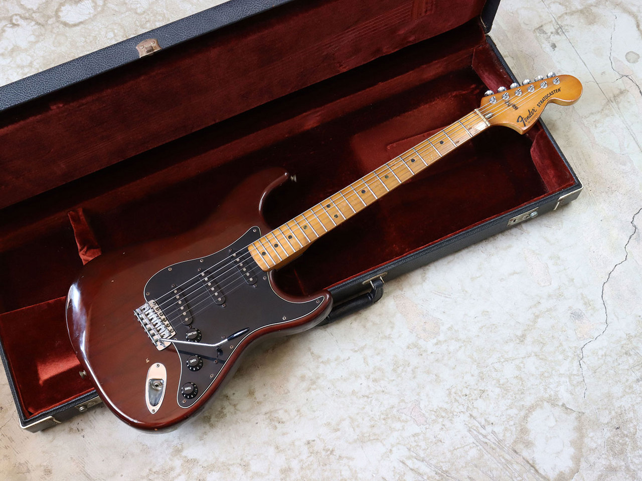 中古FENDER ⁄ 1979 Stratocaster Wine Red《05VG》 渋谷店 最終値下