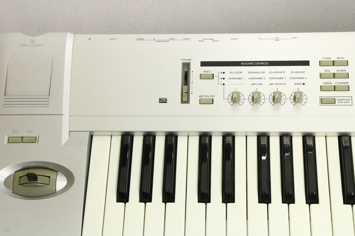 KORG TRITON Le 76Keys JUNK 【御茶ノ水本店】（中古/送料無料）【楽器検索デジマート】