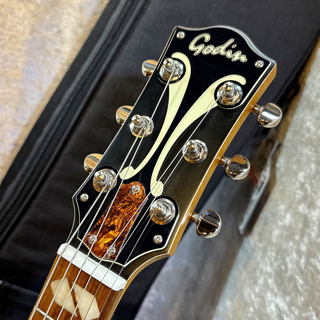 Godin 【デモ動画あり】5th Avenue Jumbo P90 Harvest Gold