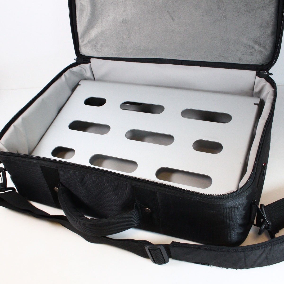 MONO PFX-PB-S-SLV-BDL Pedalboard Small, Silver and Club