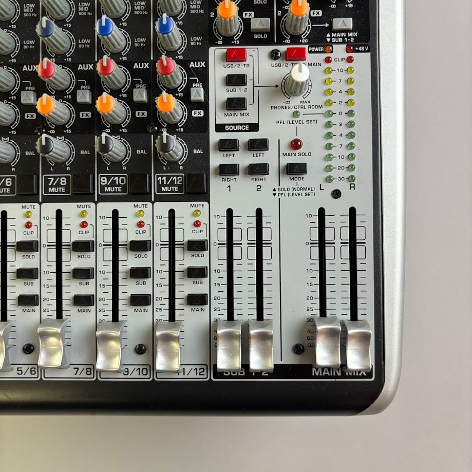 BEHRINGER XENYX X1622USB 12チャンネル　ミキサー　中古 Amazon | BEHRINGER ベリンガー XENYX X1622USB | ミキサー