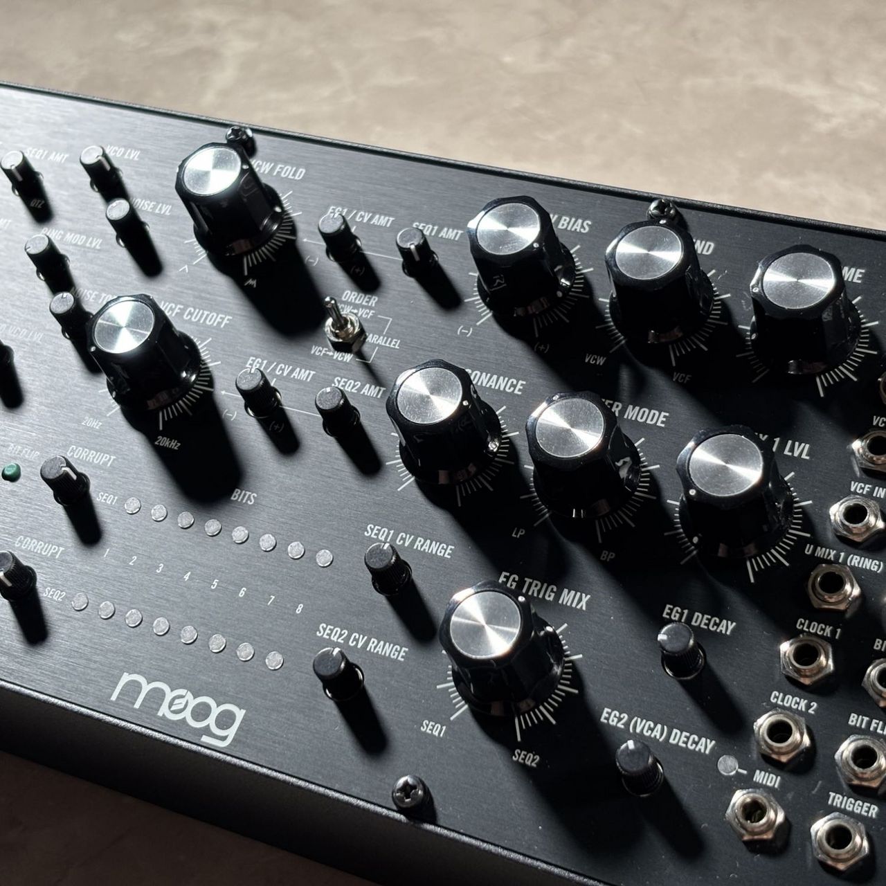 Moog Labyrinth ラビリンス アナログシンセサイザー セミモジュラー