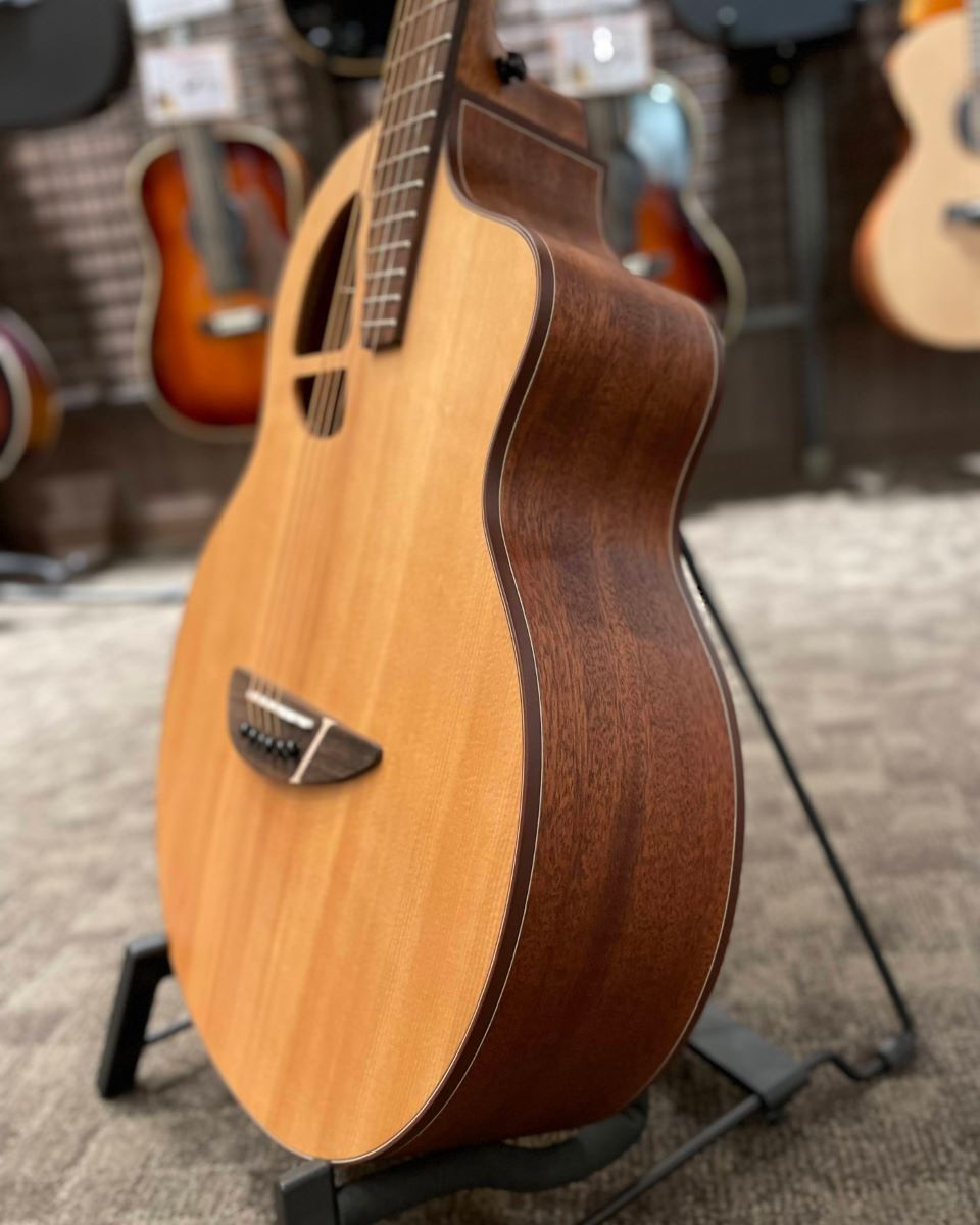 L.Luthier Le Light S 特価品 【スタンド・ピックプレゼント】（新品