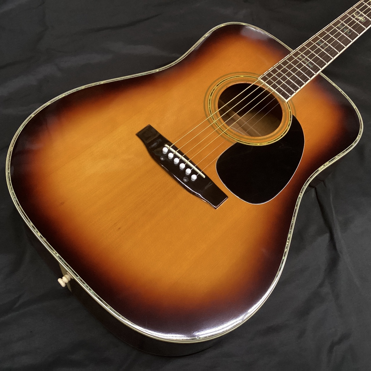 MORRIS W-40 アコースティックギターハードケース付き本体