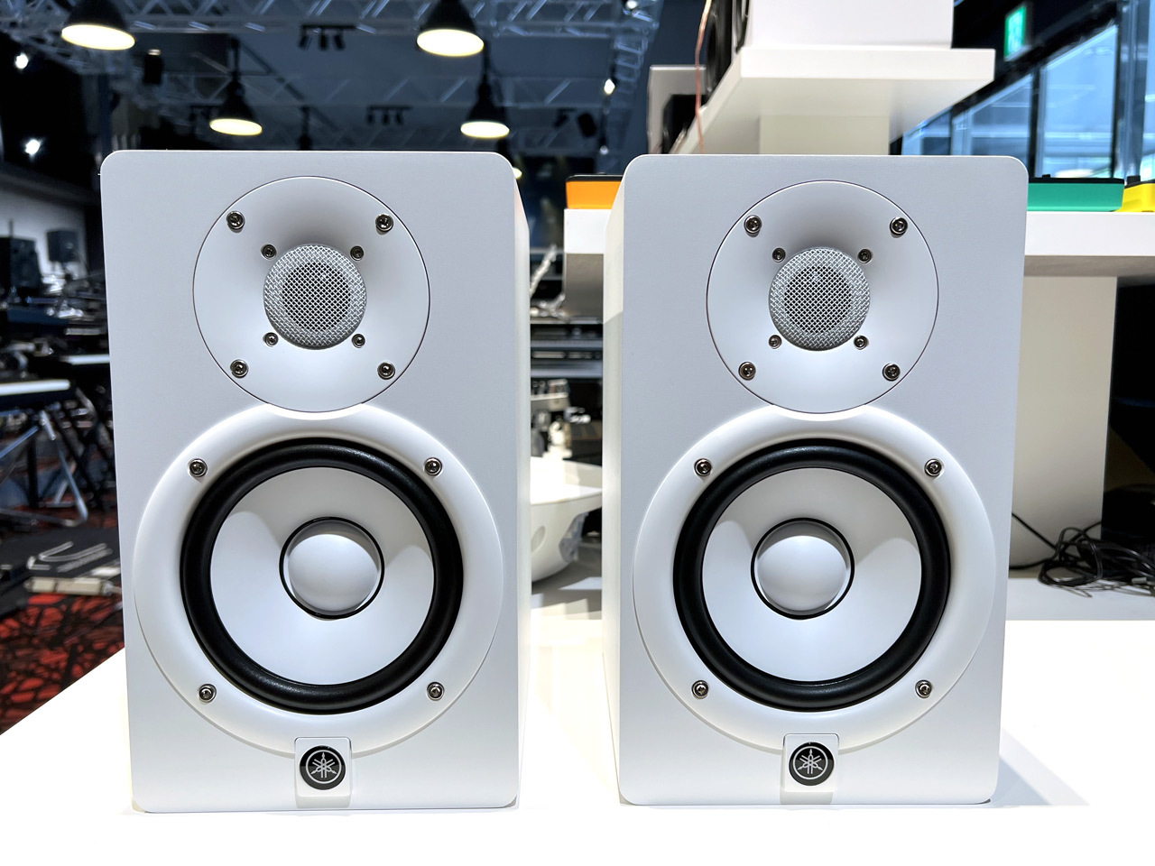 YAMAHA HS5Wペア【動作確認済み】 YAMAHA HS5W【ホワイト/ペア/2本】(店頭展示品)【送料無料】（B級特価