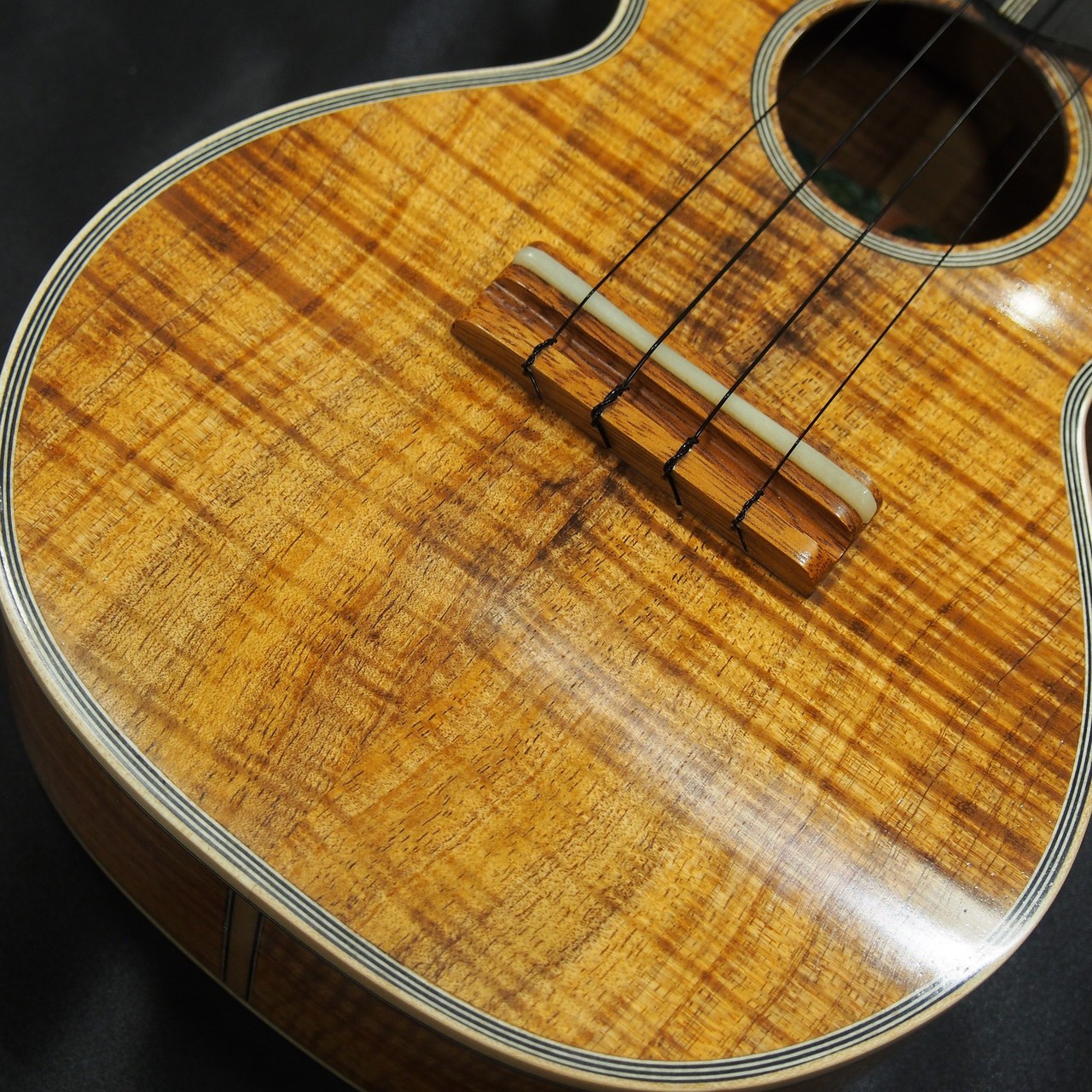 2001年作家ハンドメイド1点もの ウクレレを持ったHAWAIAN X'MAS 2001年作家ハンドメイド1点もの ウクレレを持ったHAWAIAN X'MAS