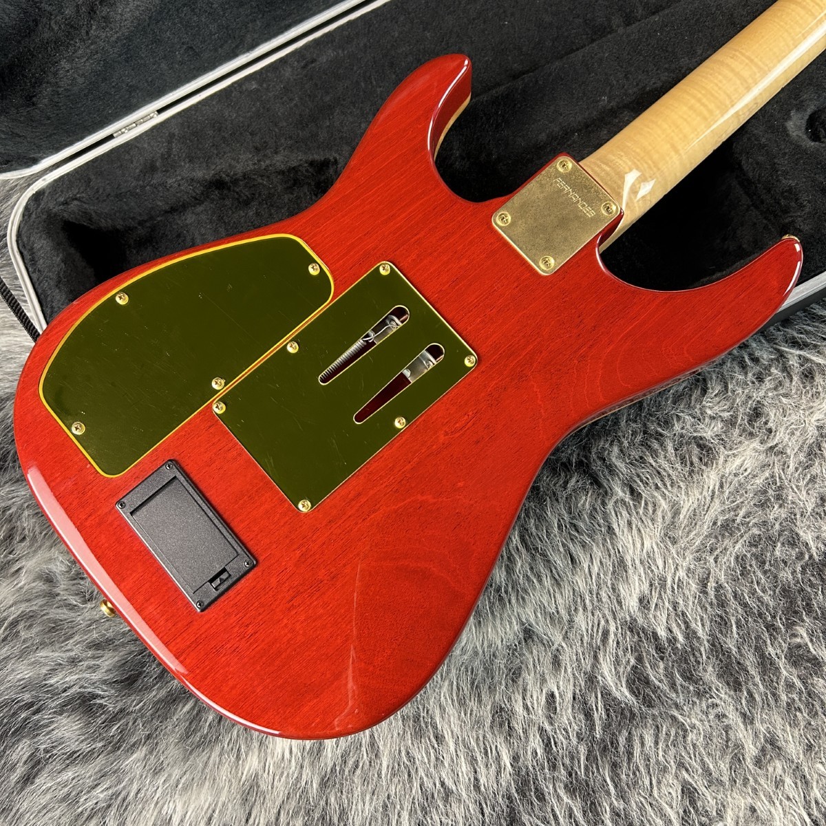 ☆希少なFERNANDES ST   モディファイして他に類を見ない新機能満載 maxresdefault.jpg