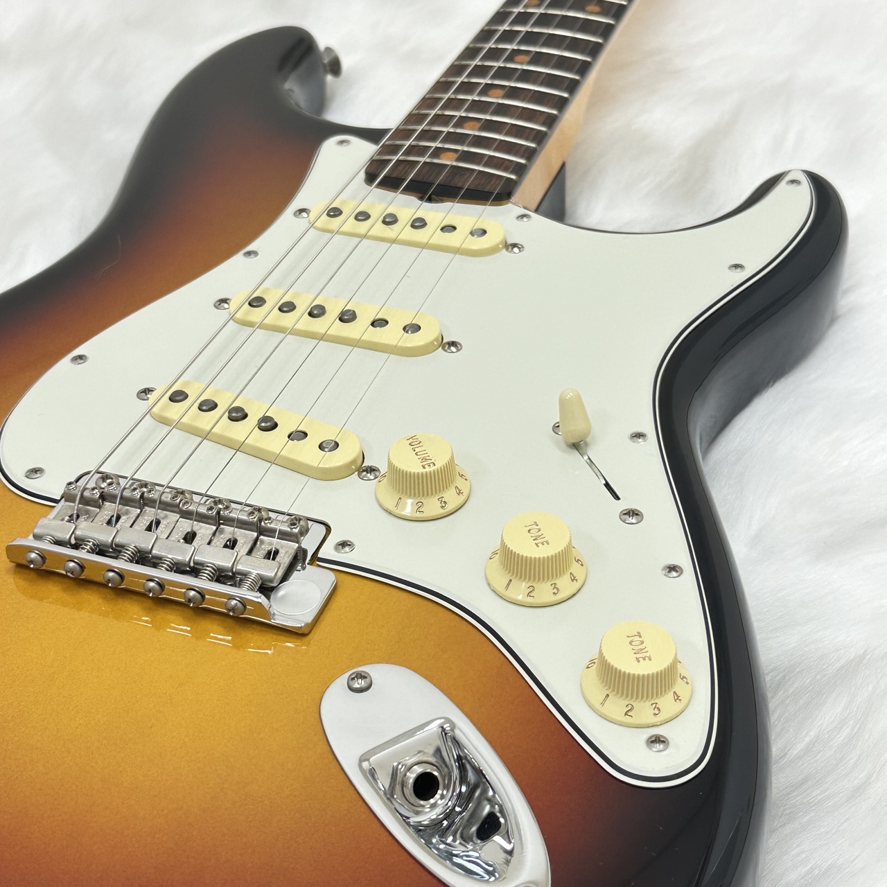 Fender American Vintage II 1961 Stratocaster / 3-Color Sunburst