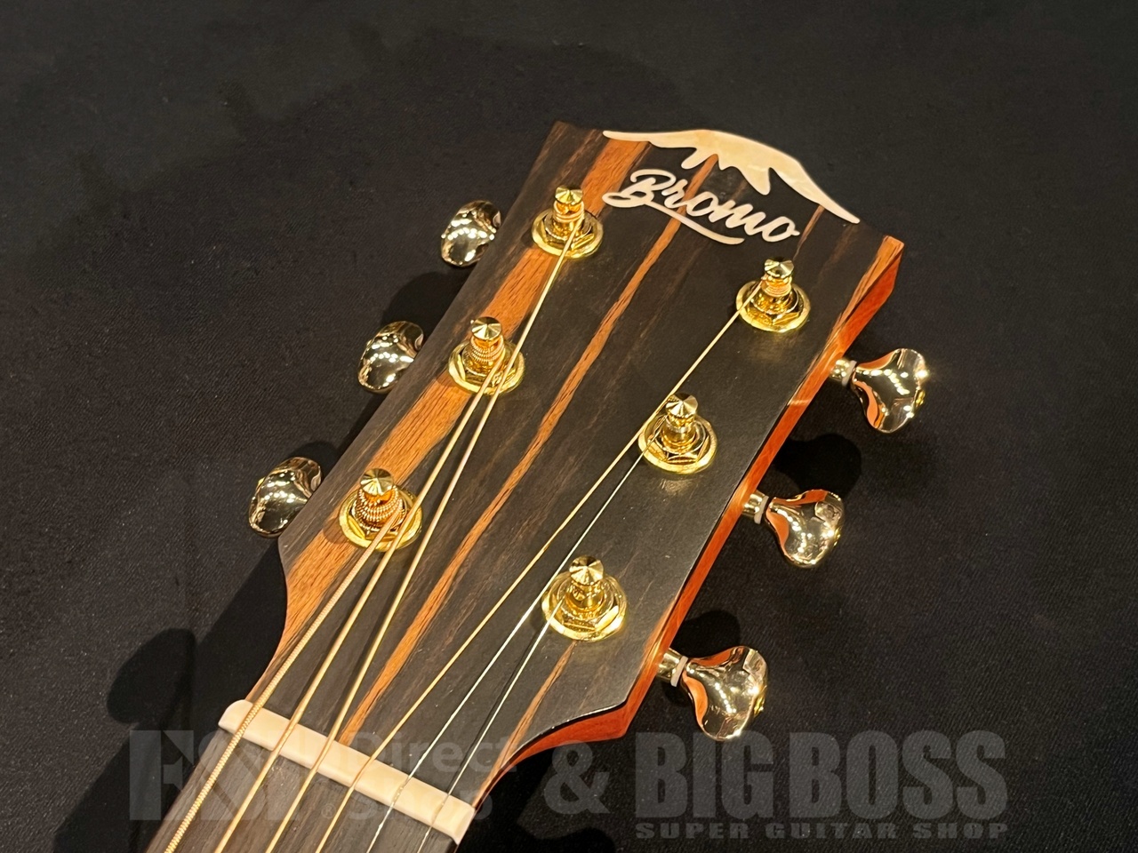 Bromo Guitars BAR4GCEエレクトリックアコースティックギター 高級感溢れるマンゴー単板ボディを採用した「Bromo Guitars