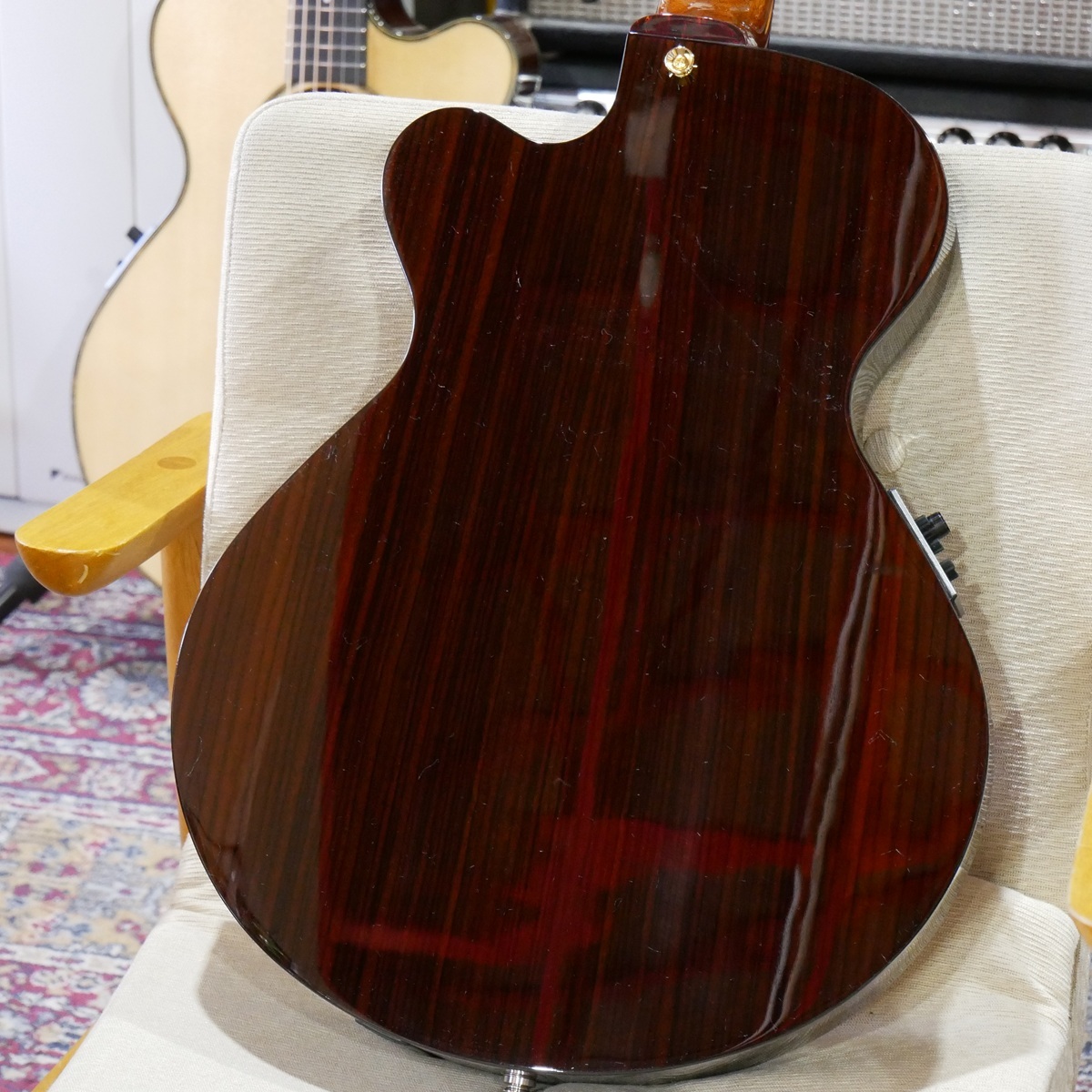 Crews Maniac Sound EG-1500C / Natural 【抜群の演奏性を誇る