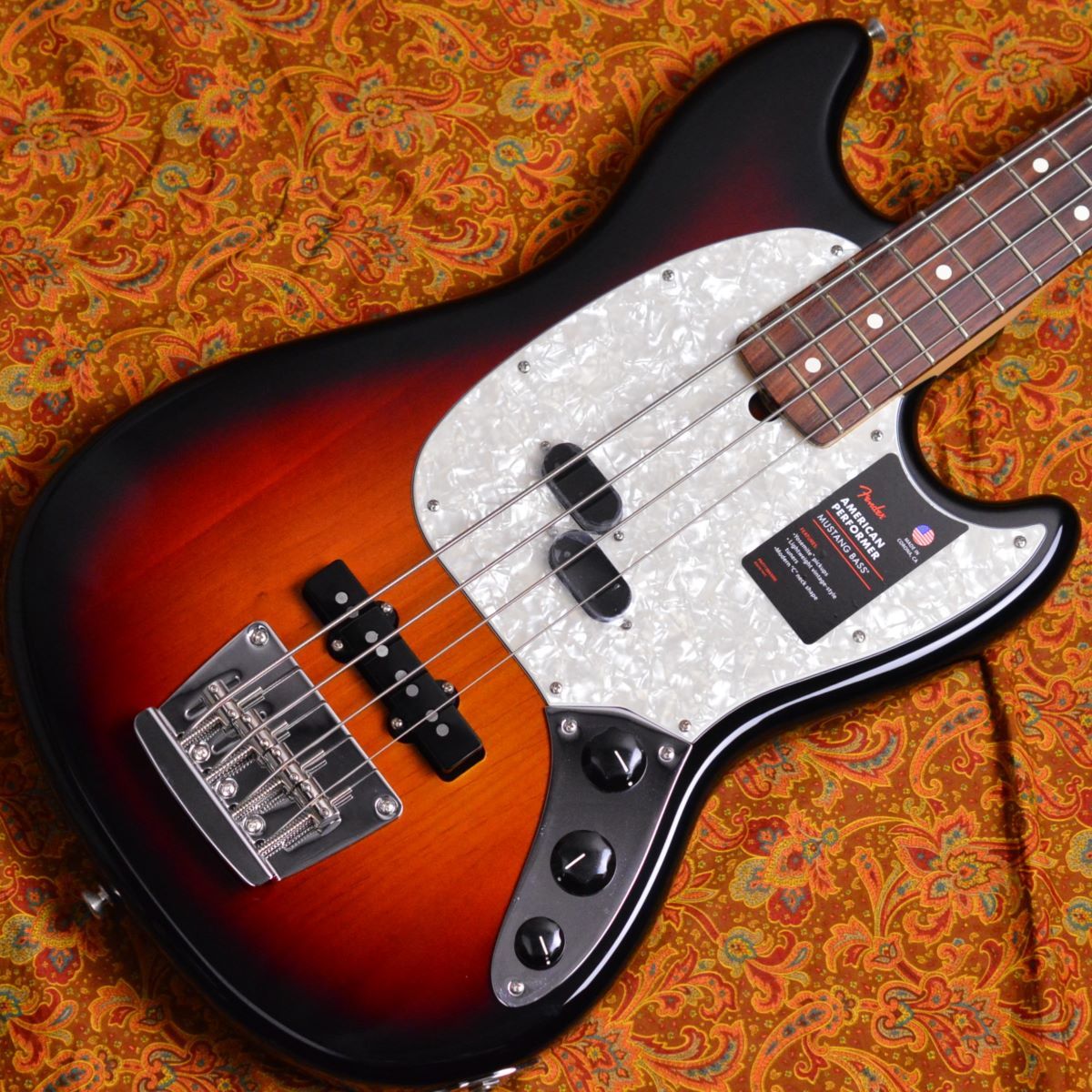 Fender American Performer Mustang Bass / 3-Color  Sunburst（新品特価/送料無料）【楽器検索デジマート】