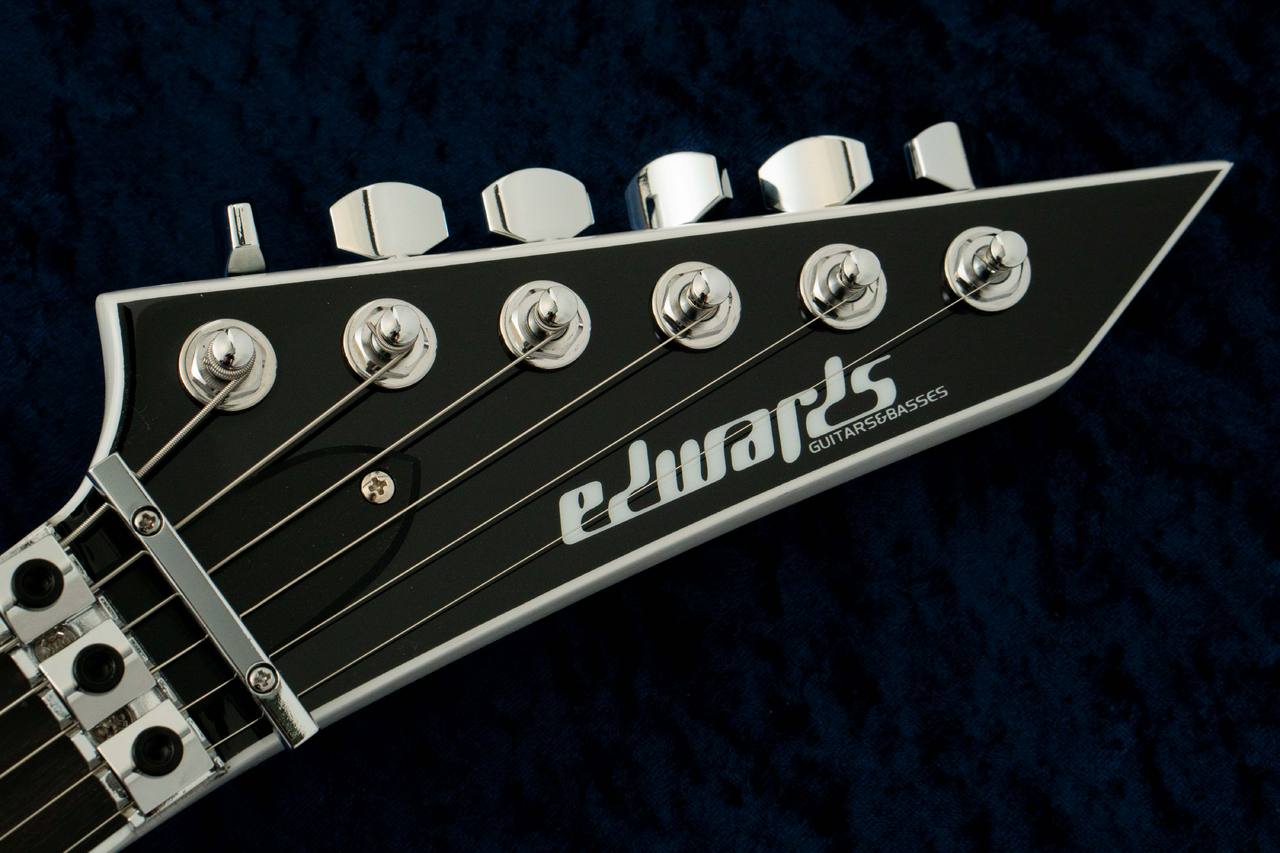 EDWARDS E-ALEXI SCYTHE -White with Black Pin Stripe