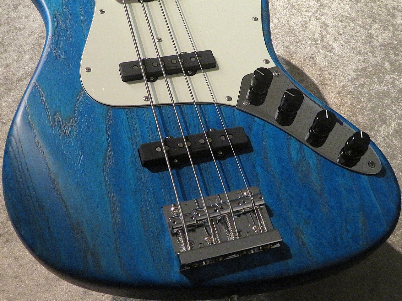 アクセラ Sadowsky MetroLine VJ4 アクセラ Sadowsky MetroLine