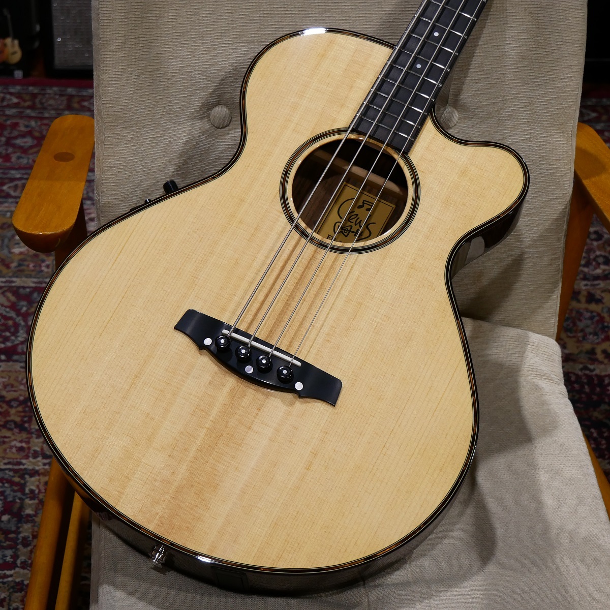 Crews Maniac Sound EB-2400 / Natural 【エレアコースティックベース