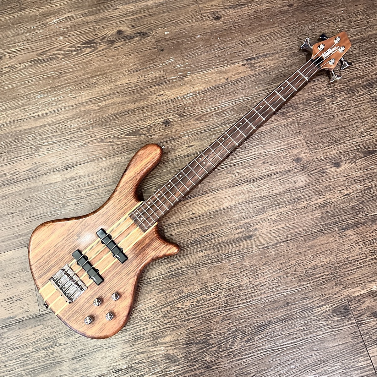 Washburn Taurus T24 エレキベース 4弦 Washburn Taurus T24 Electric bass（中古/送料無料）【楽器検索