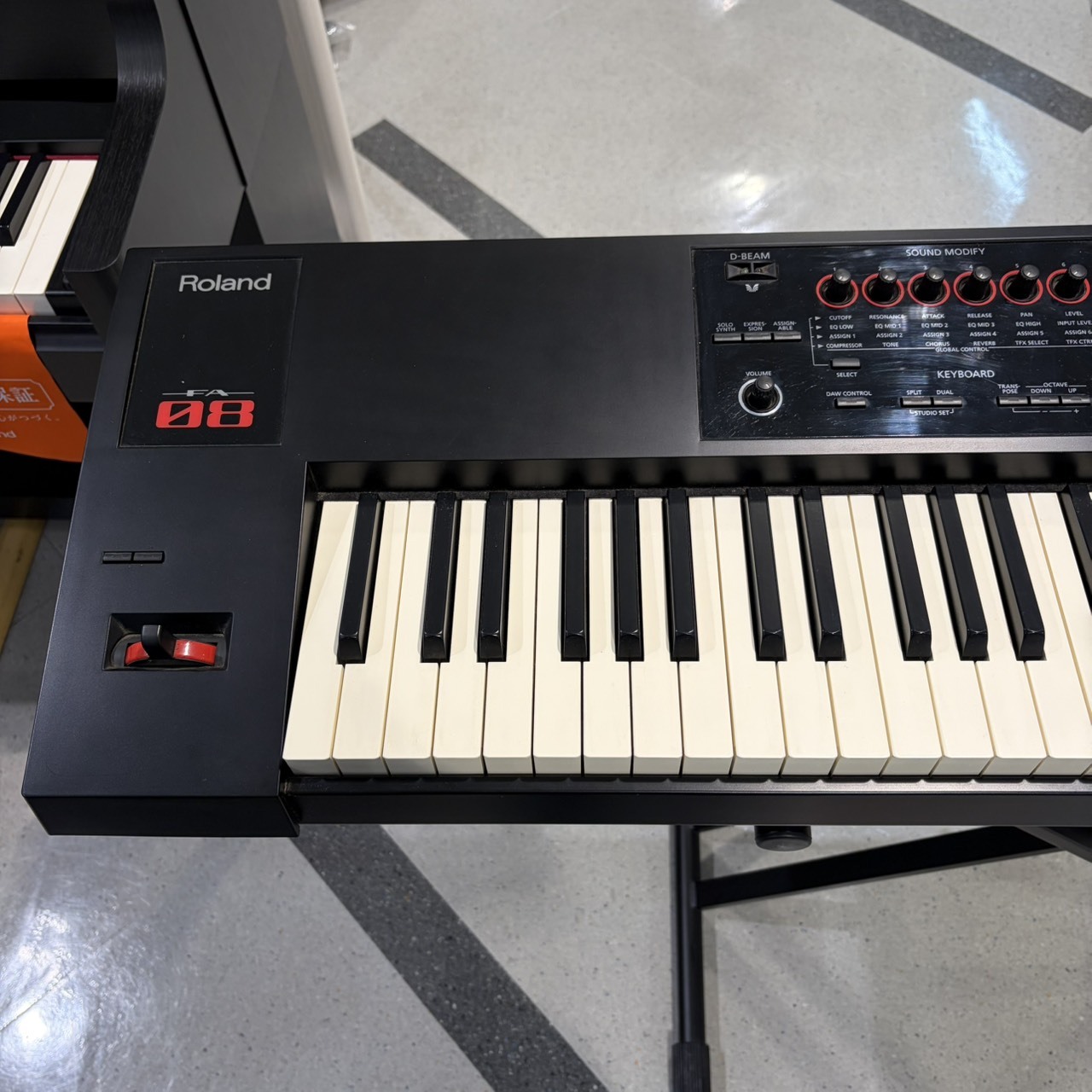 Roland FA-08（中古/送料無料）【楽器検索デジマート】