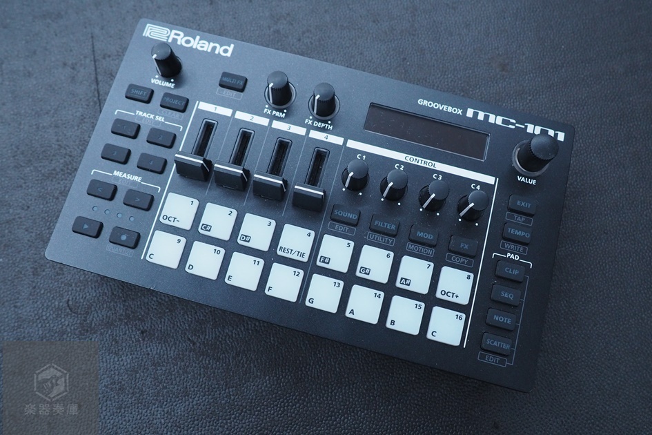 Roland MC-101 GROOVEBOX（中古）【楽器検索デジマート】