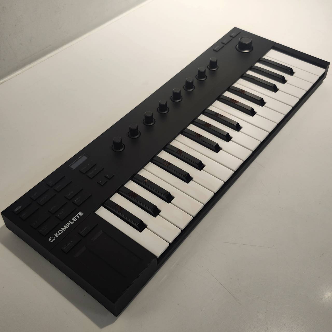 中古 KOMPLETE KONTROL M32 rivin 中古 KOMPLETE KONTROL M32 rivin