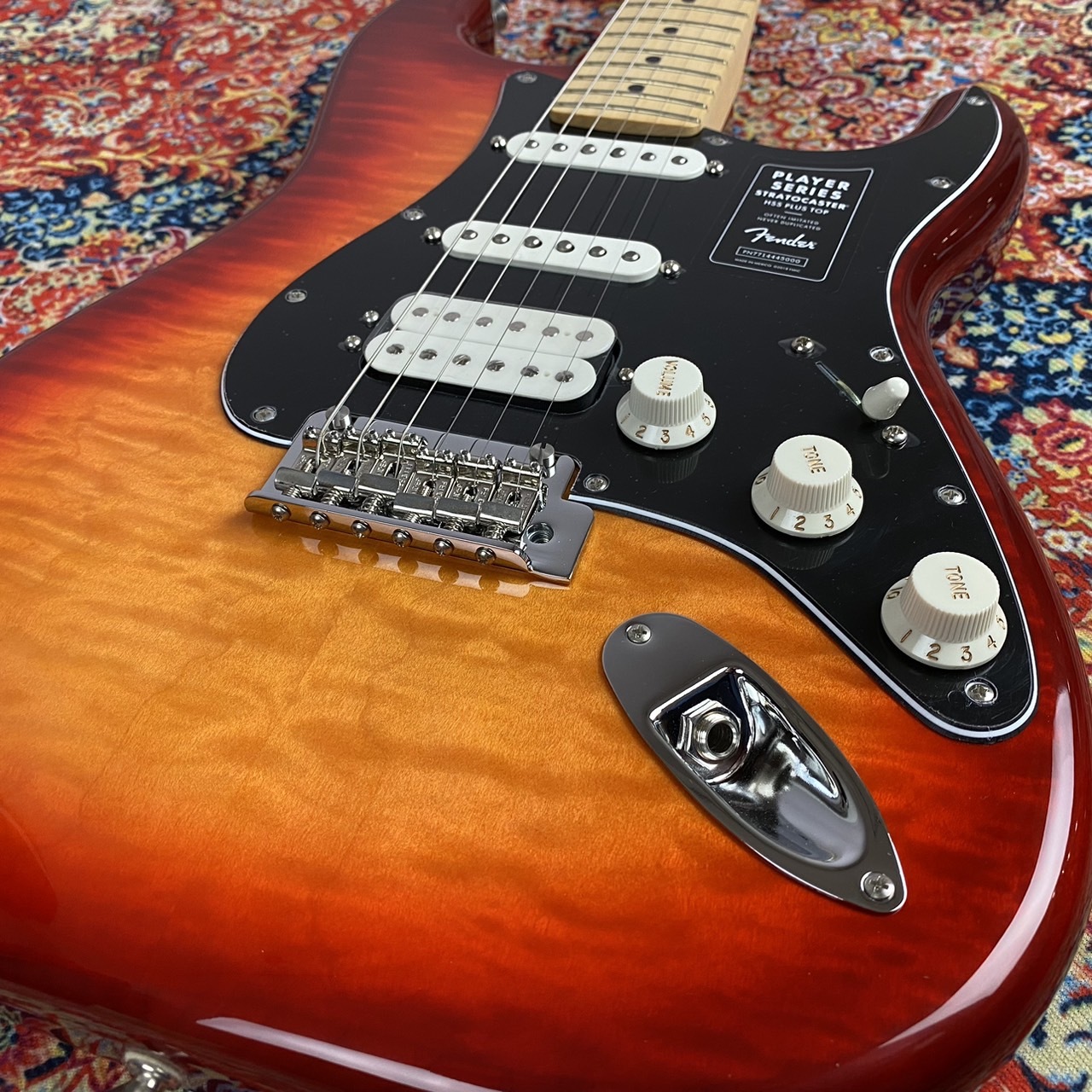 Fender Player Stratocaster HSS Plus Top, Maple Fingerboard - Aged