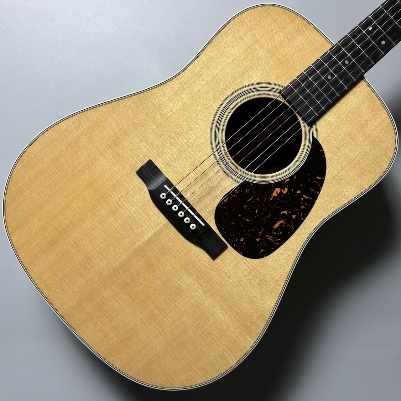 Martin D-28 Standard 2002年製【ハードケース付】 Martin(マーチン) D-28 2002年製 アコースティックギターを買取