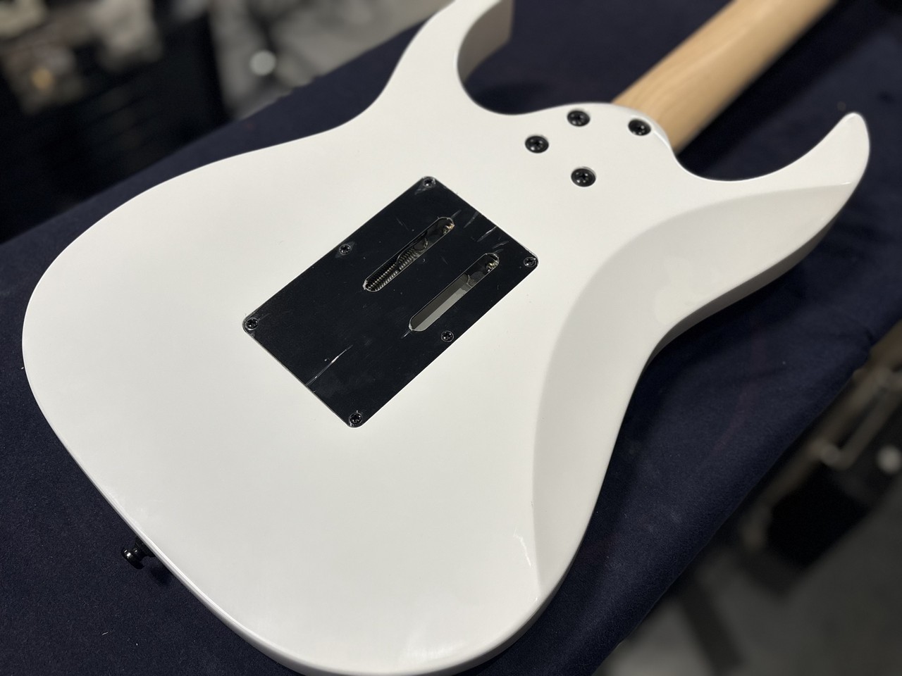 Ibanez RG450DXB WH（新品特価/送料無料）【楽器検索デジマート】